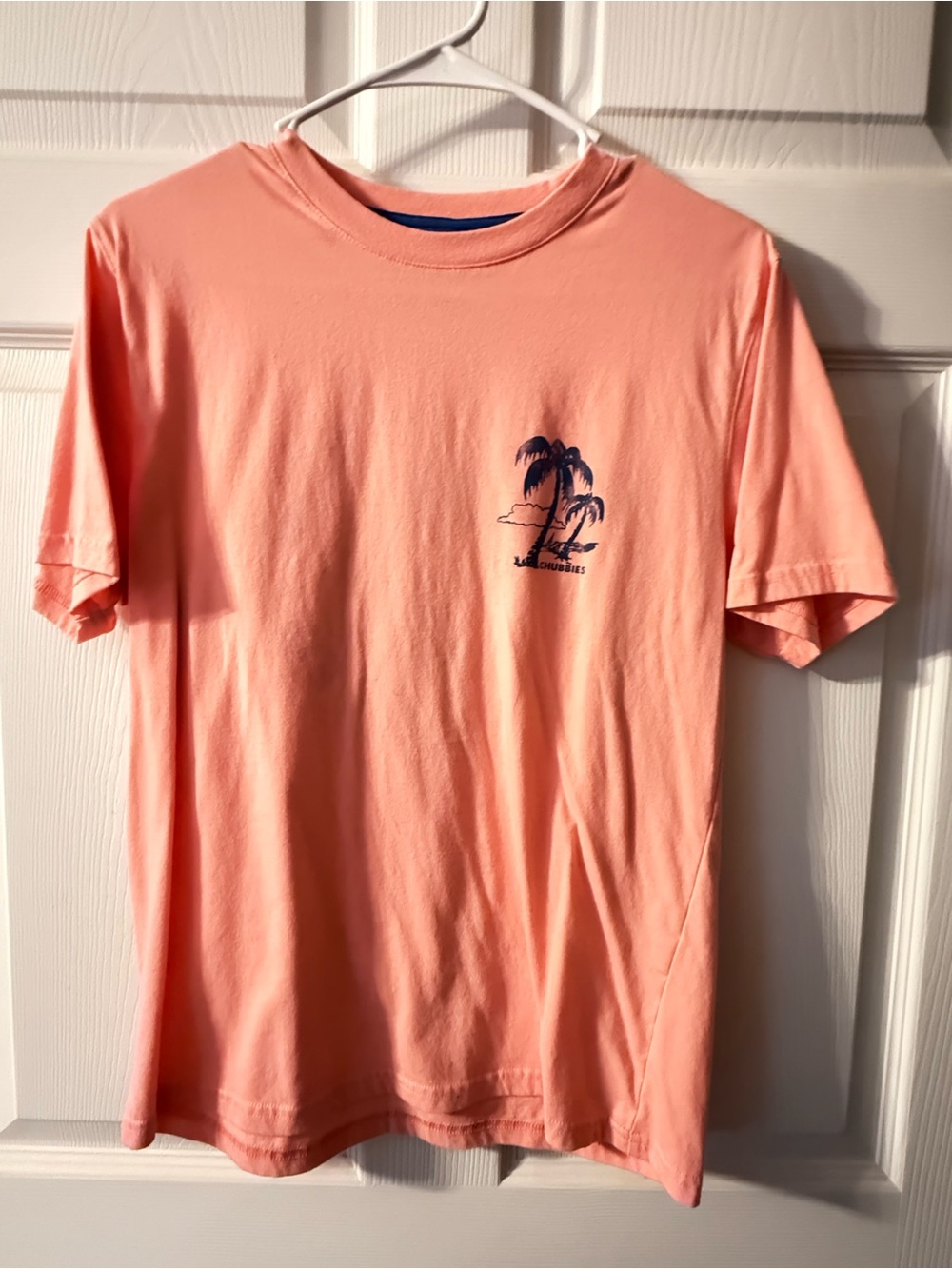 chubbies Coral Short Sleeve Tee with Navy Palm Graphic